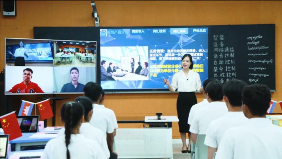 泛亚电竞平台市实验幼儿园被授予“教育部幼儿园园长培训中心学员实践教学基地”(图1)